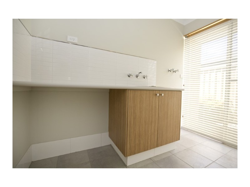 24 Jasper Way, Lakelands WA 6180