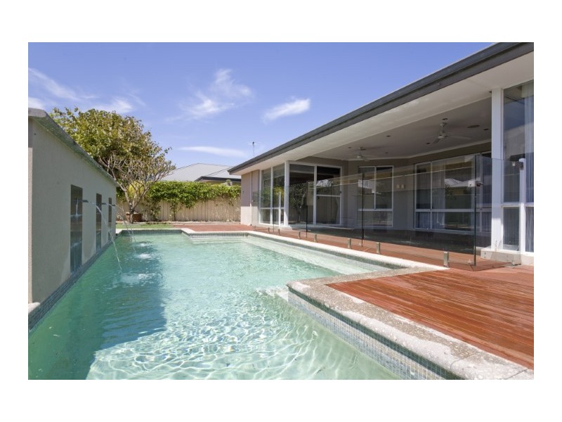 24 Jasper Way, Lakelands WA 6180