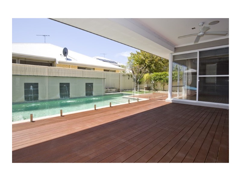 24 Jasper Way, Lakelands WA 6180