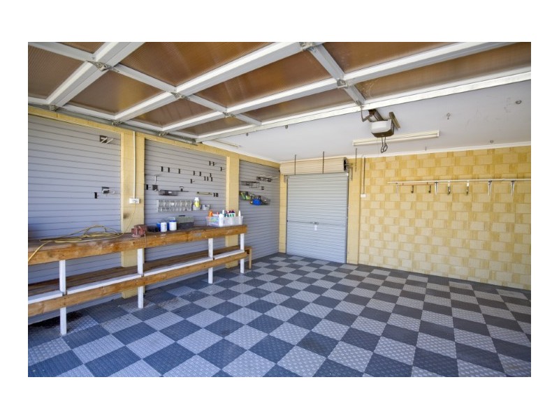 24 Jasper Way, Lakelands WA 6180