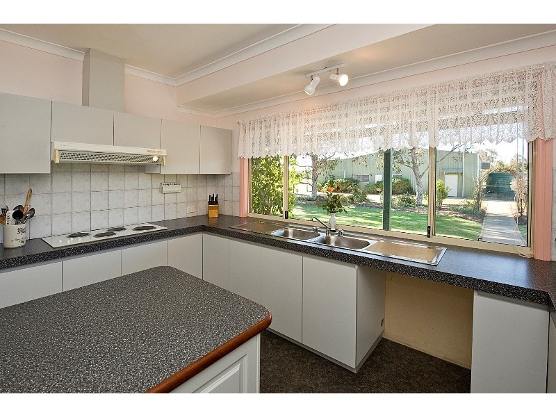 354 Jarrah Road, Hopeland WA 6125