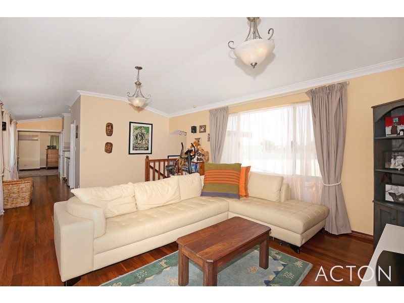 11 Chennile Vista, Halls Head WA 6210