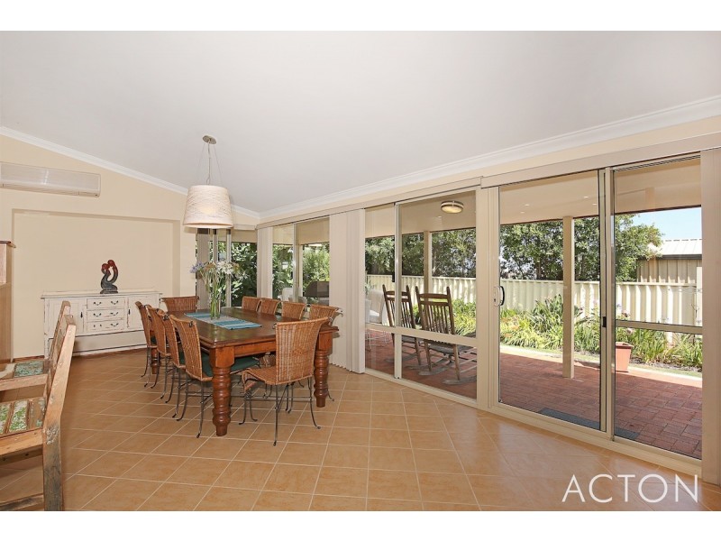 11 Chennile Vista, Halls Head WA 6210