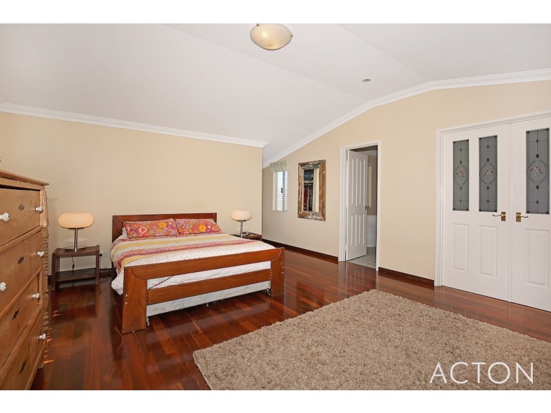 11 Chennile Vista, Halls Head WA 6210