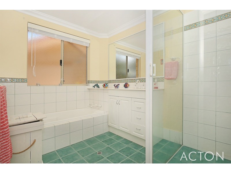 11 Chennile Vista, Halls Head WA 6210