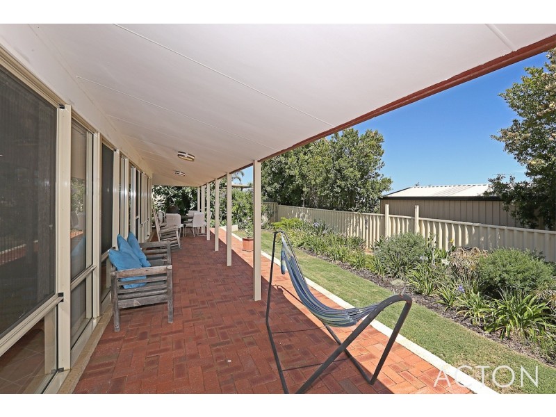 11 Chennile Vista, Halls Head WA 6210