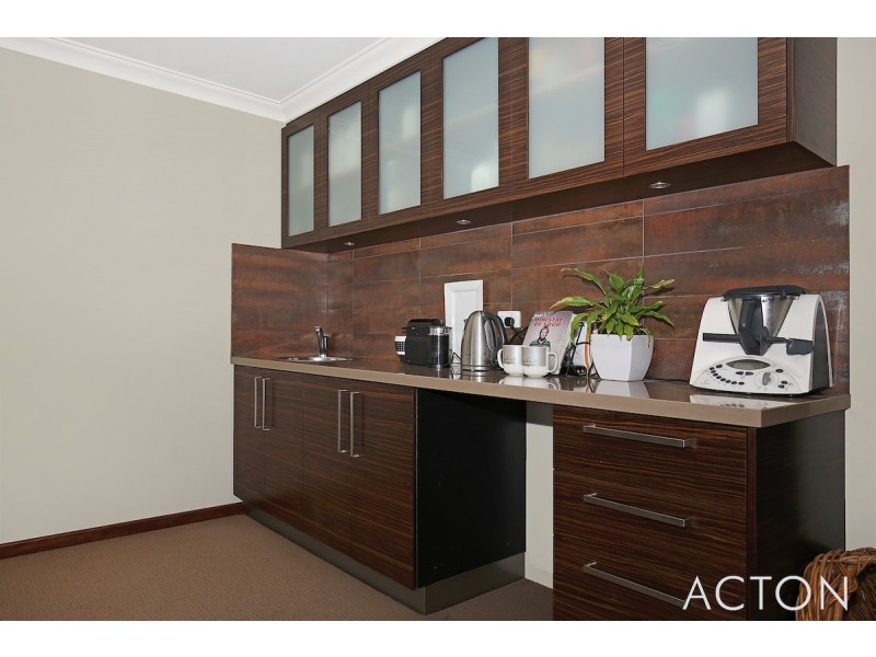 4 Hickman Road, Silver Sands WA 6210