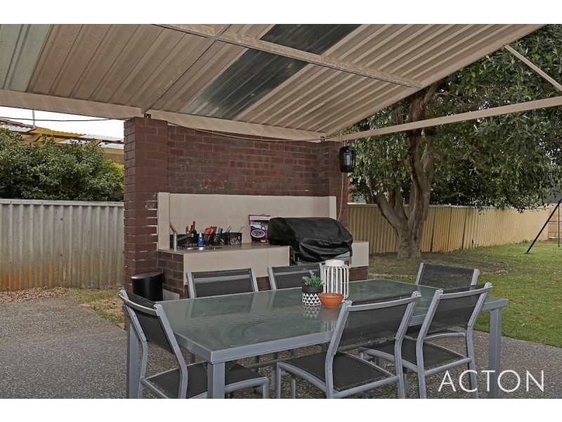 4 Hickman Road, Silver Sands WA 6210