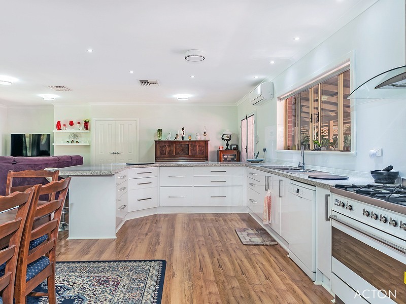 15 Bate Road, Serpentine WA 6125