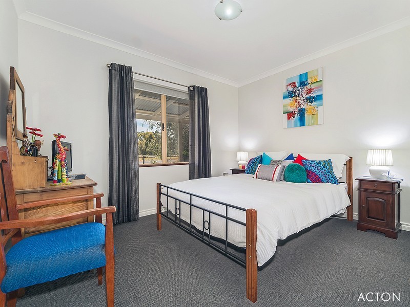 15 Bate Road, Serpentine WA 6125