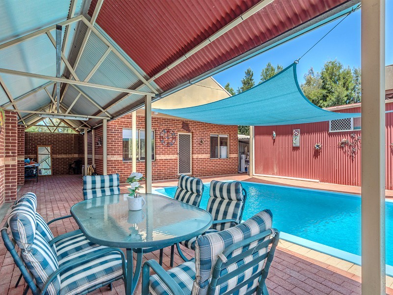 15 Bate Road, Serpentine WA 6125