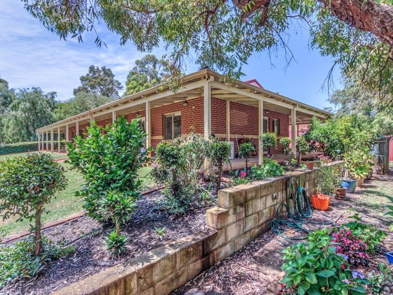 15 Bate Road, Serpentine WA 6125