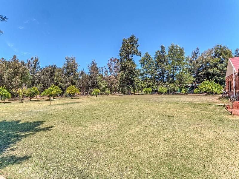 15 Bate Road, Serpentine WA 6125