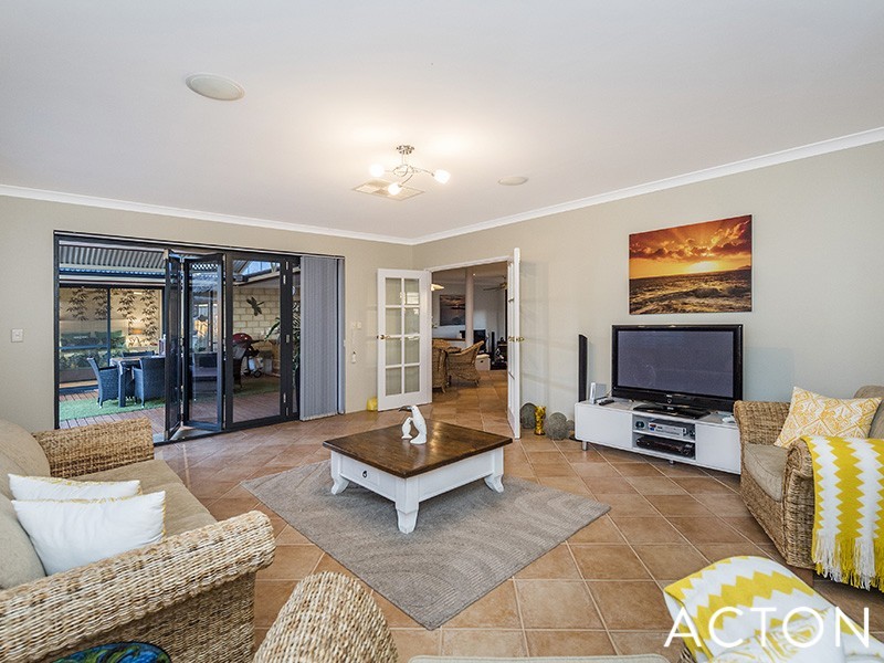3 Wildflower Close, Singleton WA 6175