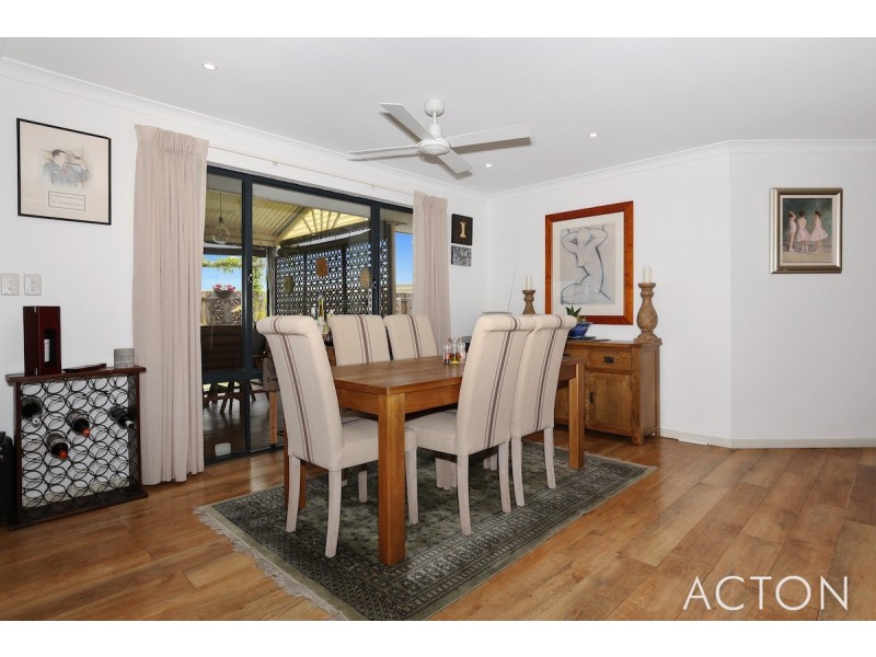 10 Senecio Way, Halls Head WA 6210