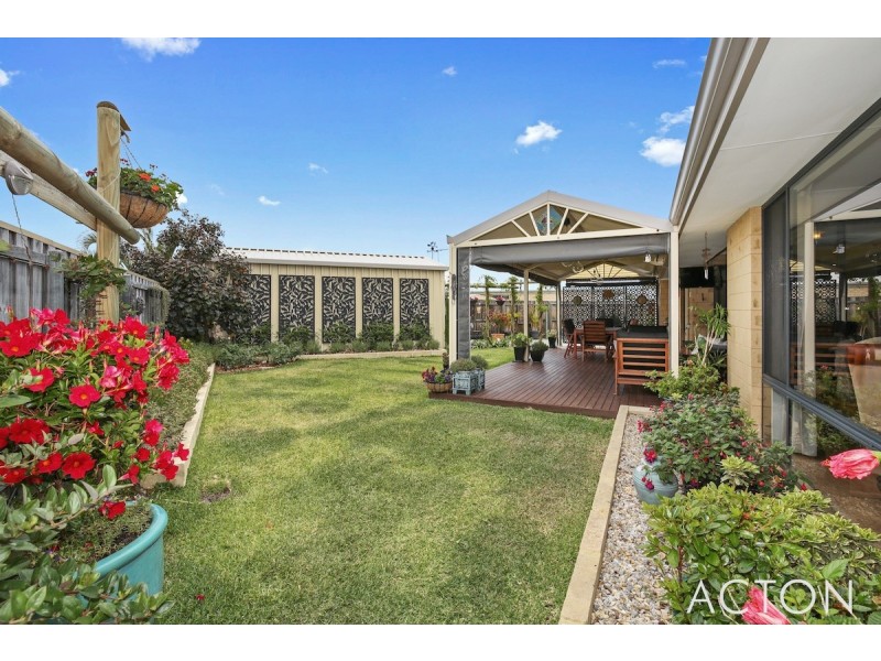 10 Senecio Way, Halls Head WA 6210