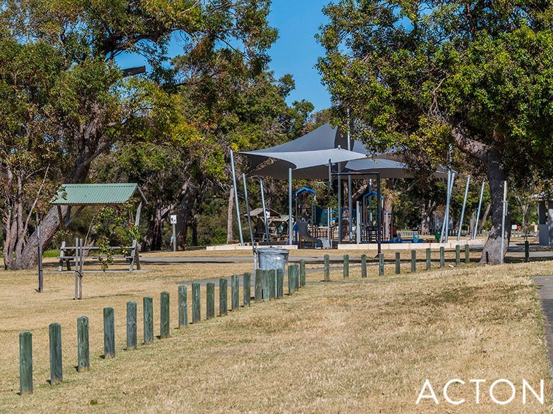 33 Beacham Street, Coodanup WA 6210