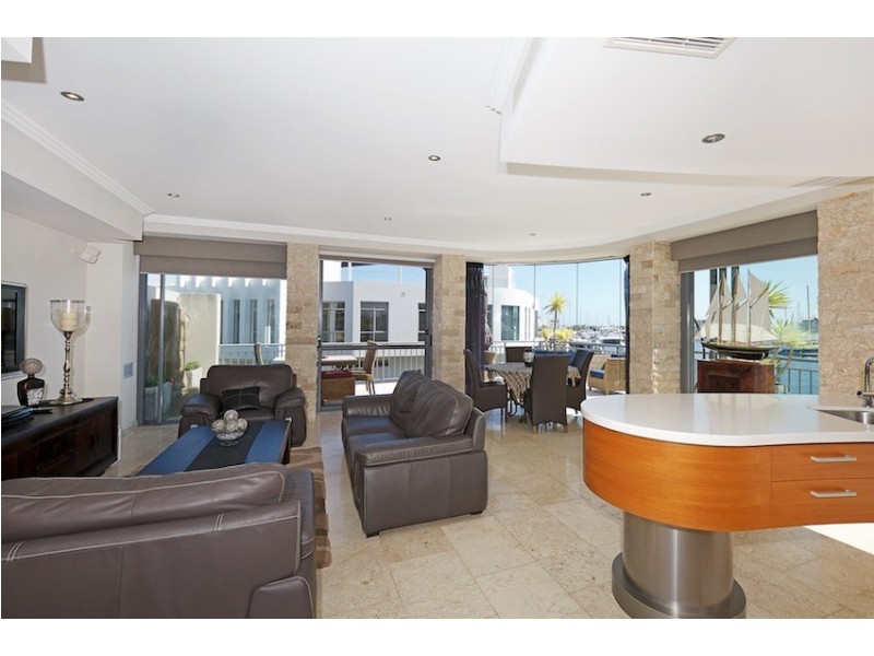 3/12 Cannaregio Square, Mandurah WA 6210