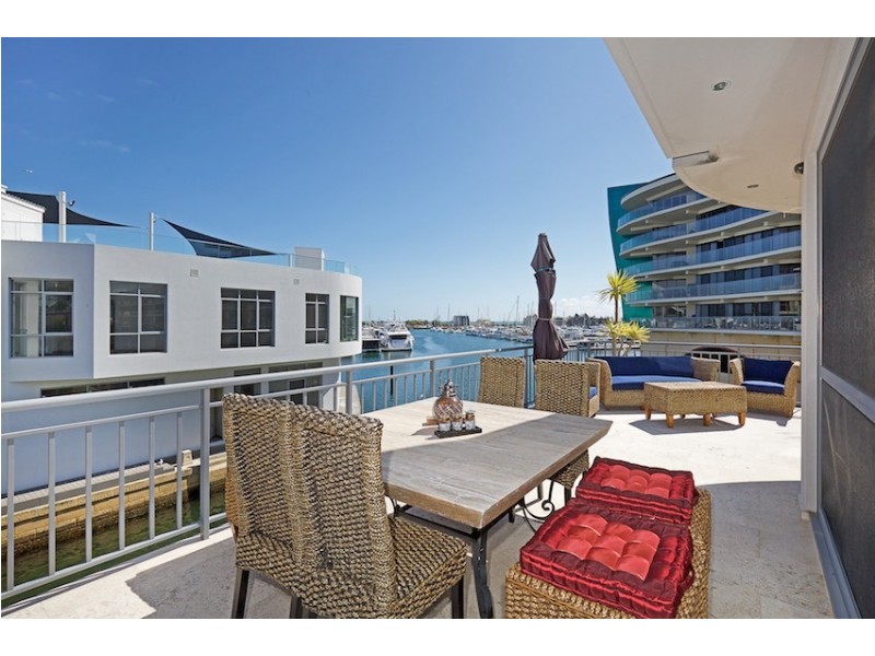 3/12 Cannaregio Square, Mandurah WA 6210