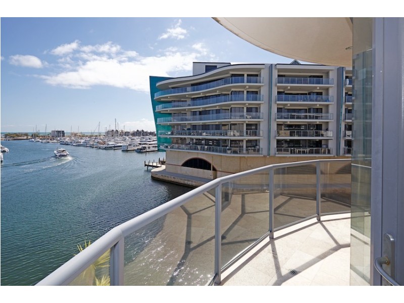 3/12 Cannaregio Square, Mandurah WA 6210