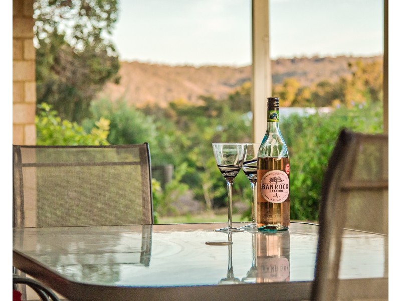 18 Fairbairn Road, Serpentine WA 6125