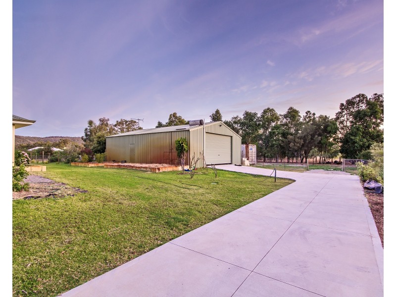 18 Fairbairn Road, Serpentine WA 6125