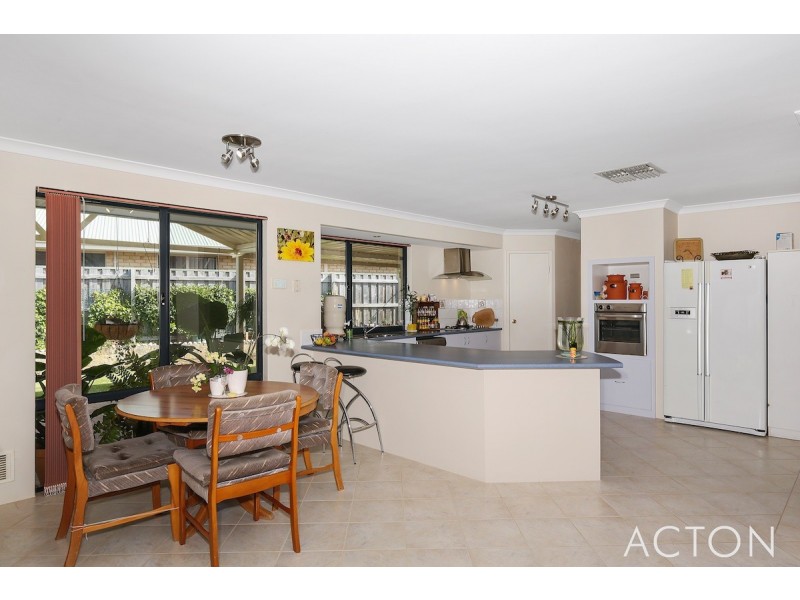 24 Aldenham Heights, Halls Head WA 6210