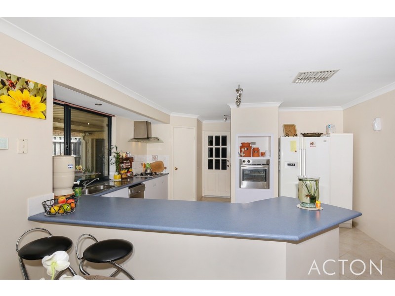 24 Aldenham Heights, Halls Head WA 6210