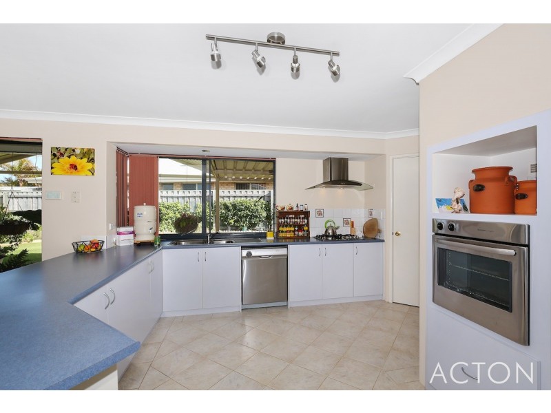 24 Aldenham Heights, Halls Head WA 6210