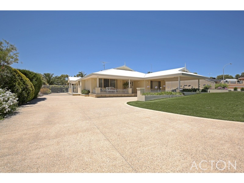 11 Bangalay Court, Halls Head WA 6210