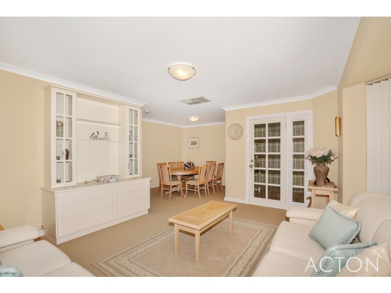 11 Bangalay Court, Halls Head WA 6210