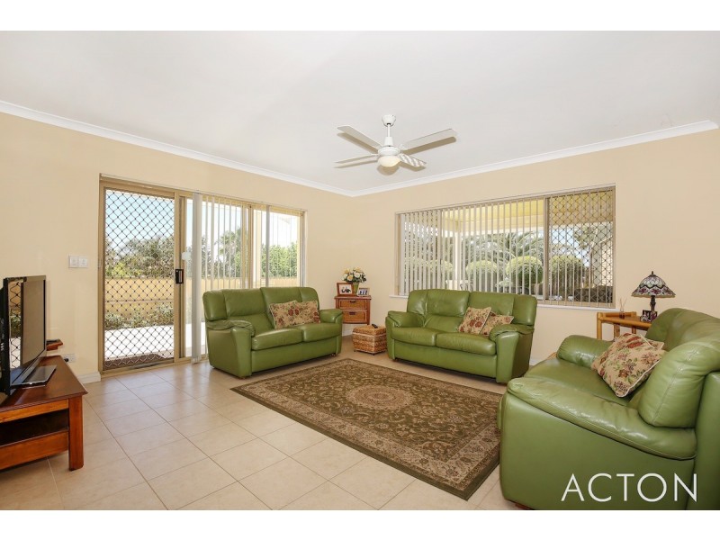 11 Bangalay Court, Halls Head WA 6210