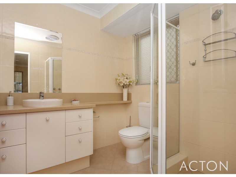 11 Bangalay Court, Halls Head WA 6210