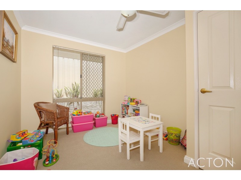 11 Bangalay Court, Halls Head WA 6210