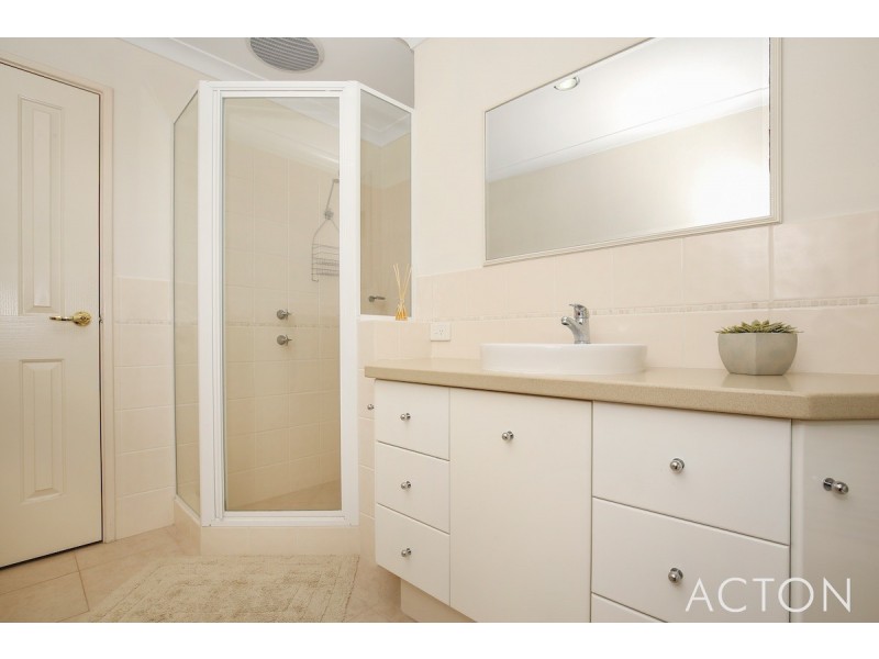 11 Bangalay Court, Halls Head WA 6210