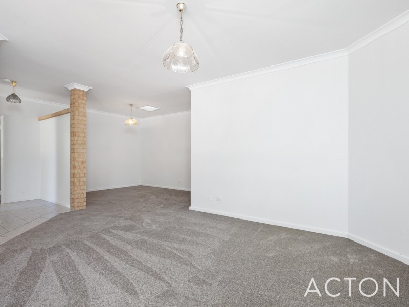 32 Hanson Way, Dudley Park WA 6210