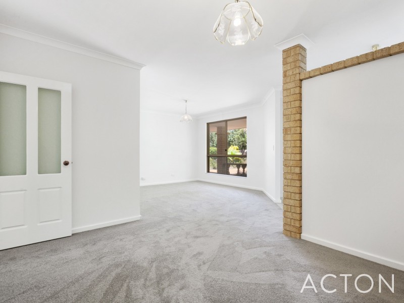 32 Hanson Way, Dudley Park WA 6210