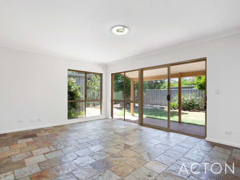 32 Hanson Way, Dudley Park WA 6210