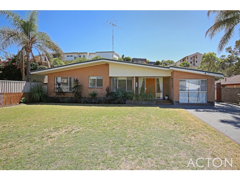 3 Murray Crescent, Halls Head WA 6210