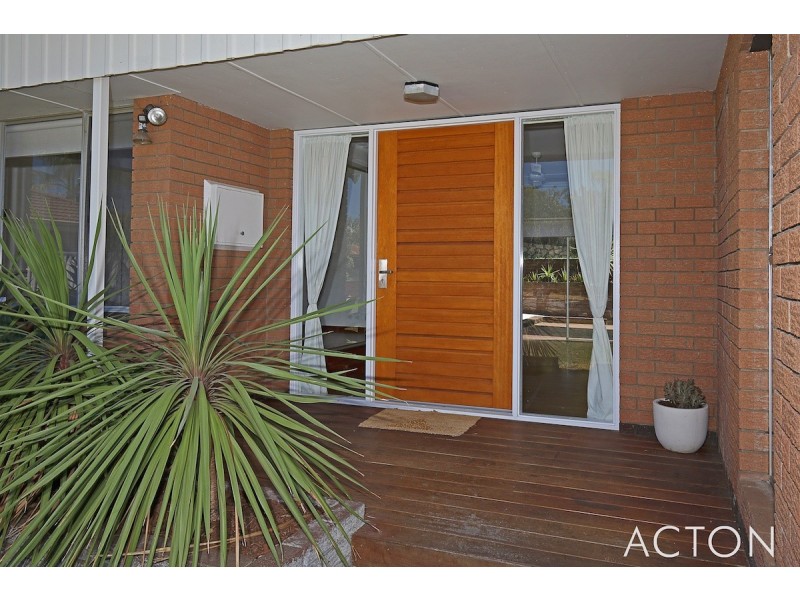 3 Murray Crescent, Halls Head WA 6210