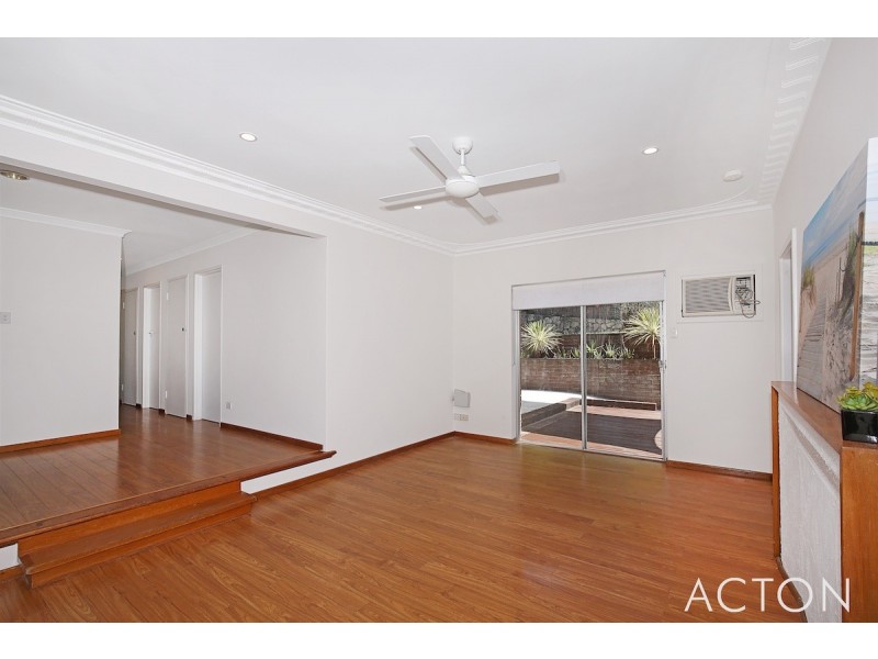 3 Murray Crescent, Halls Head WA 6210