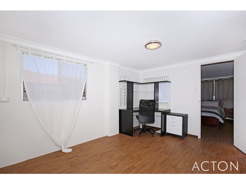 3 Murray Crescent, Halls Head WA 6210