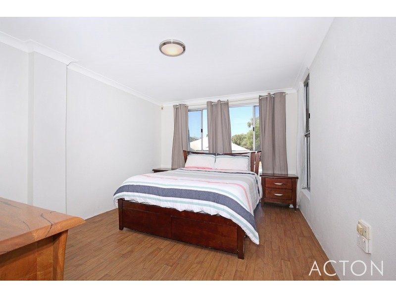 3 Murray Crescent, Halls Head WA 6210