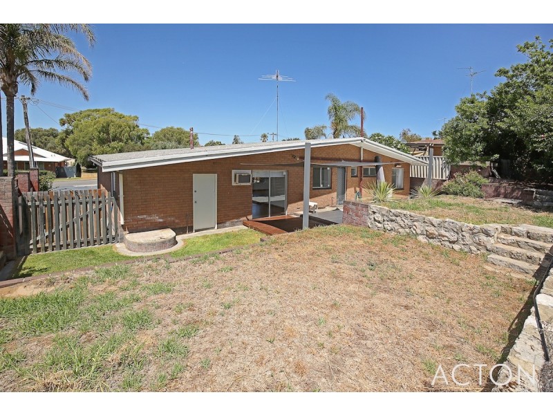 3 Murray Crescent, Halls Head WA 6210