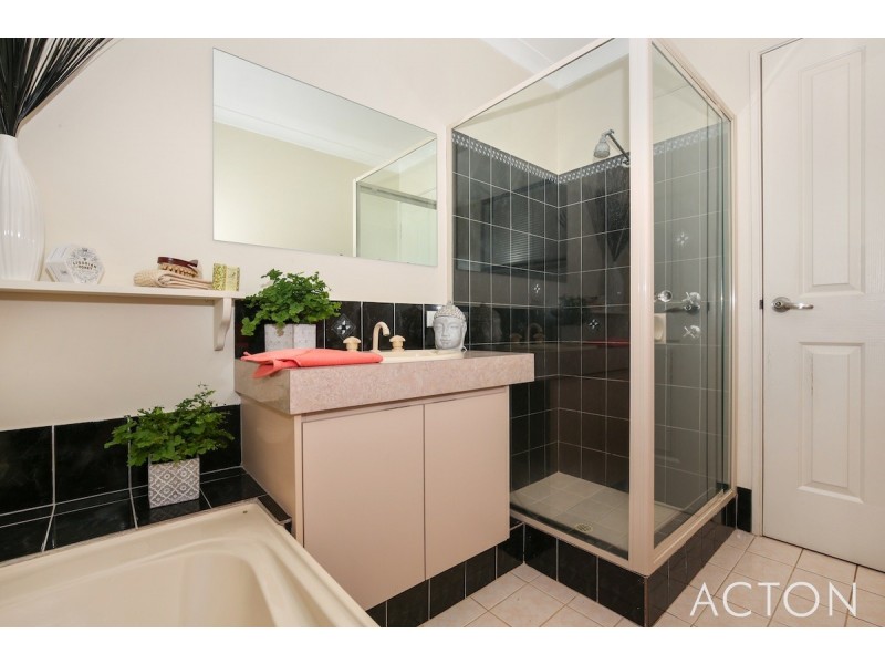 6 Woolah Place, South Yunderup WA 6208