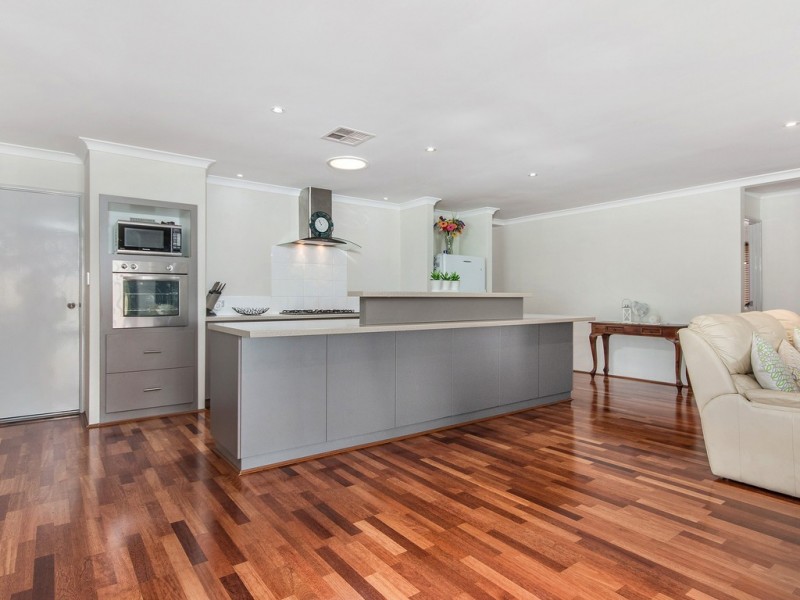 6 Hamlet Pass, Pinjarra WA 6208
