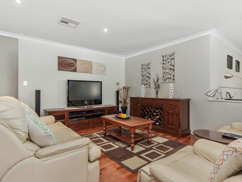 6 Hamlet Pass, Pinjarra WA 6208