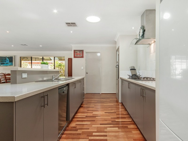 6 Hamlet Pass, Pinjarra WA 6208