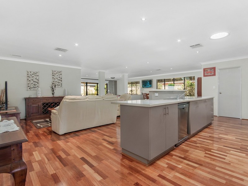 6 Hamlet Pass, Pinjarra WA 6208