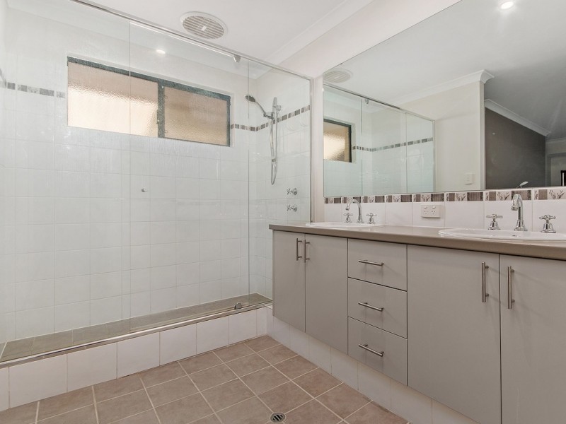 6 Hamlet Pass, Pinjarra WA 6208